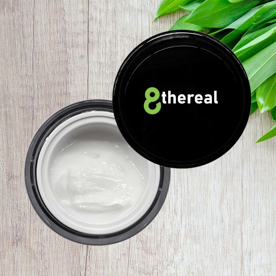 Ageless Active Eye Cream: Youthful Eye Solution | 8thereal