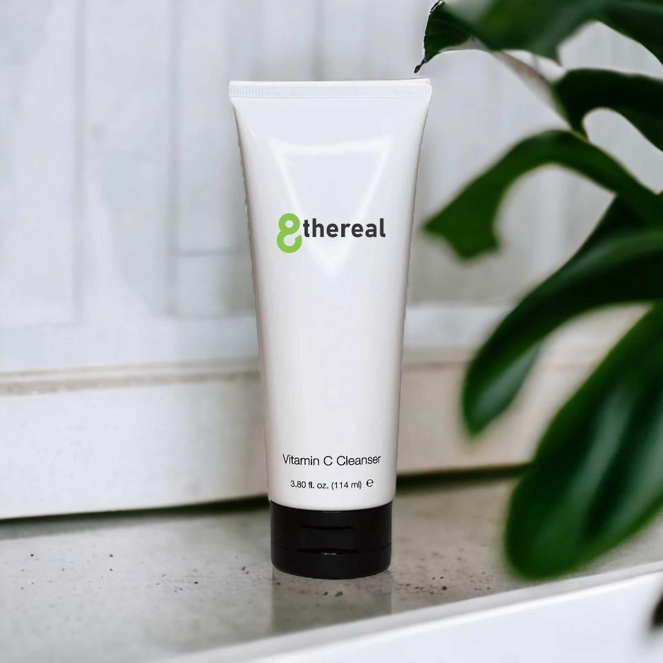 Radiant Glow Vitamin C Cleanser CLEANSER, EXFOLIATING POLISH & WASH 37 8thereal