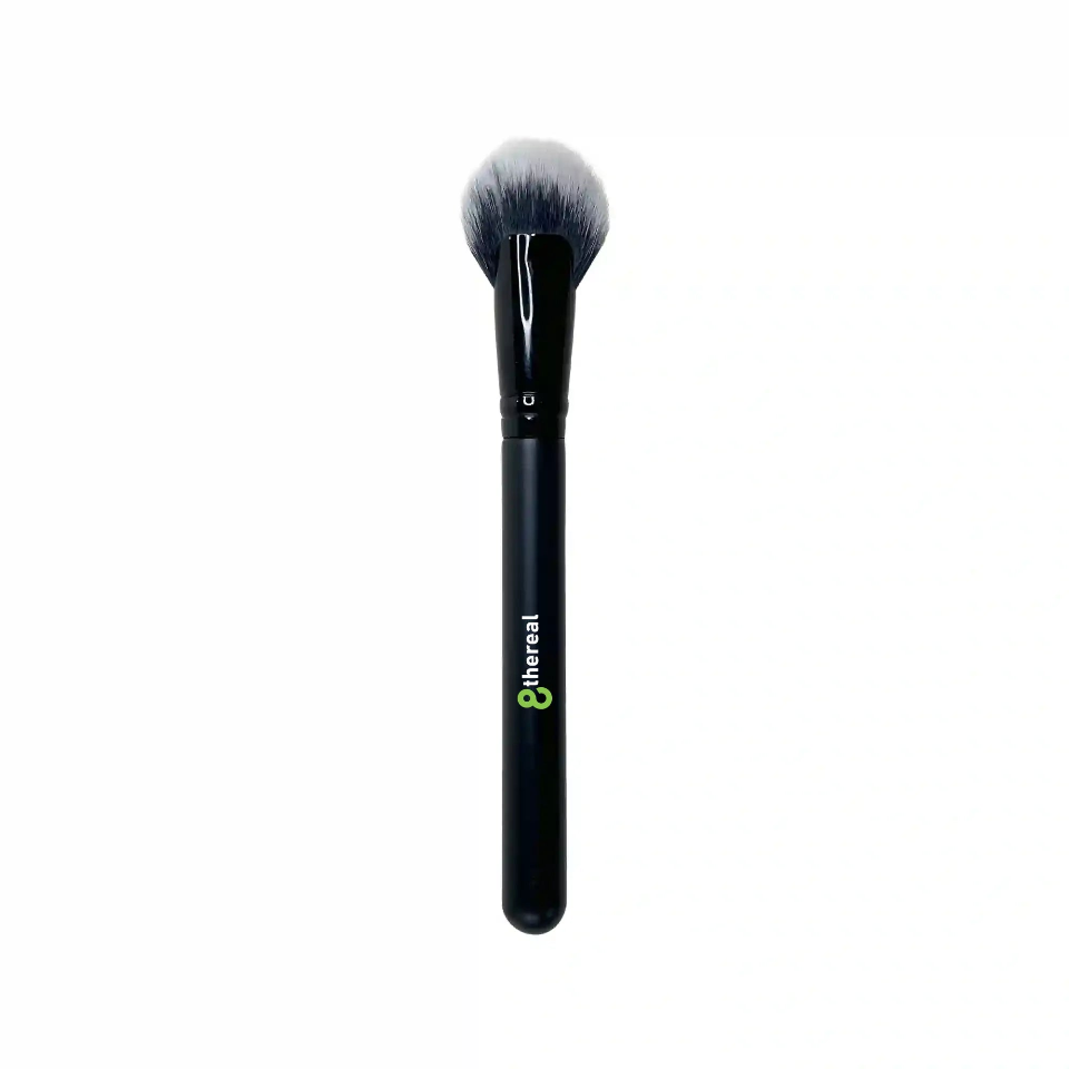 8thereal Cheek Fan Brush with soft synthetic bristles for precise blush, contour, and highlighter application.