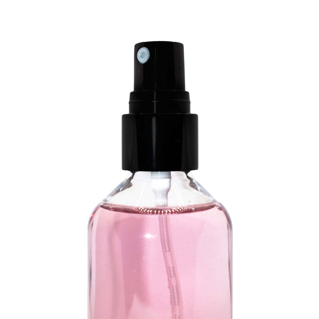 Close up of Oil Control Setting Spray Bottle | 8thereal | vegan cosmetics